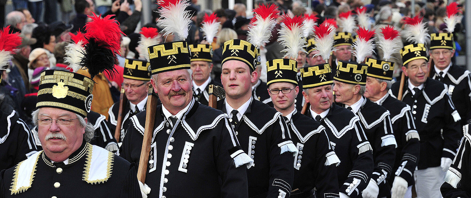 Wo sonst steht die Tradition des Bergbaus so im Zentrum wie im Erzgebirge. Und dies nicht nur zur schönen Weihnachtszeit