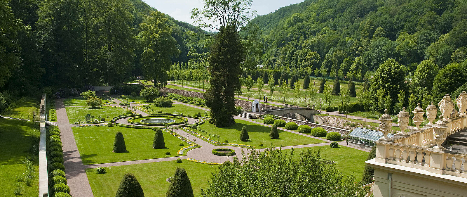 Auch der Schlosspark Weesenstein mit seiner beeindruckenden Anlage ist immer einen Ausflug wert. Passionierte Gärtner beantworten Ihnen hier jede Frage.