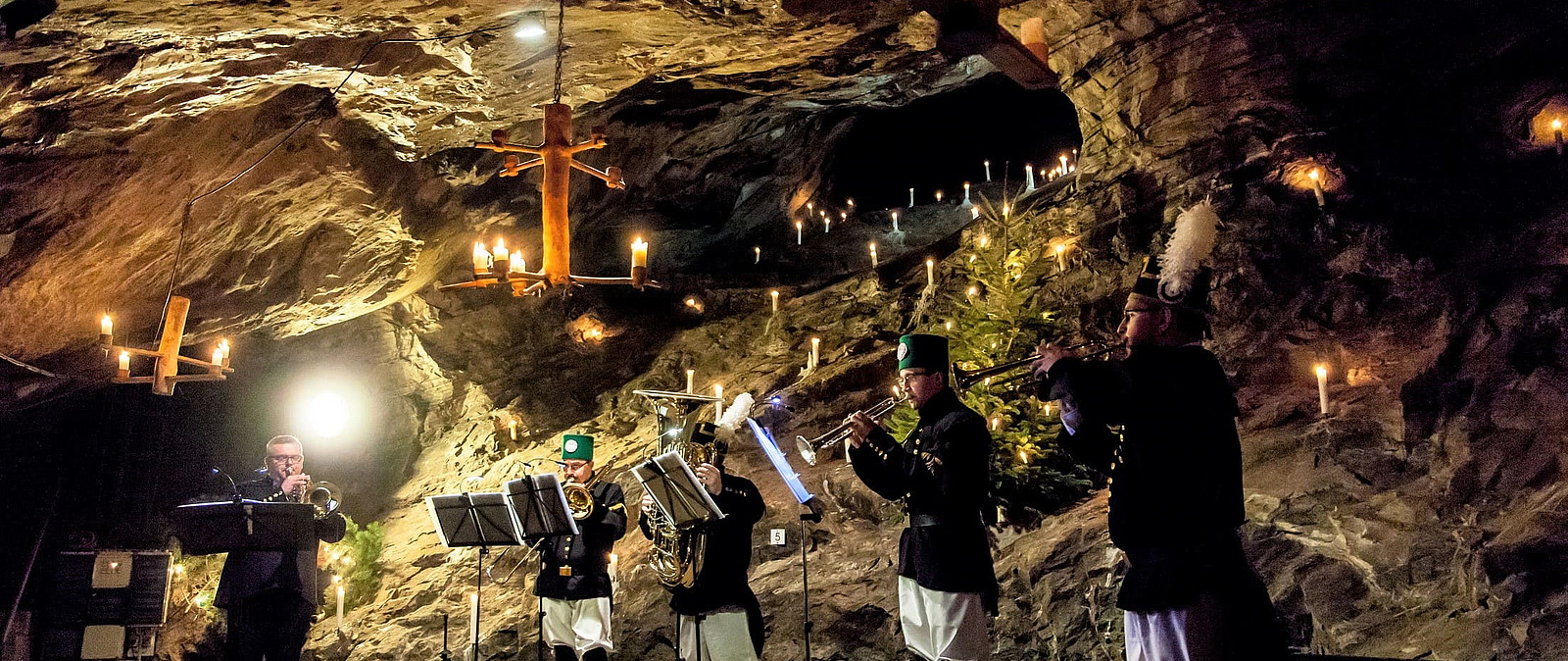 Denkt man an die schöne Weihnachtszeit, so kommt man am schönen Erzgebirge mit seinen Weihnachtstraditionen nicht vorbei