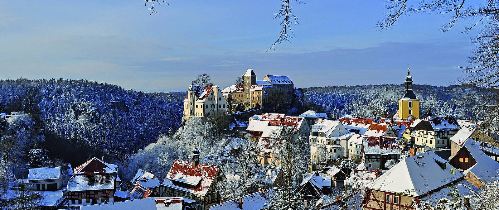 rustikale Weihnachtsfeier mit Glühwein und Burgvertreter vom bunten Volk gestalten Ihre Weihnachtsfeier