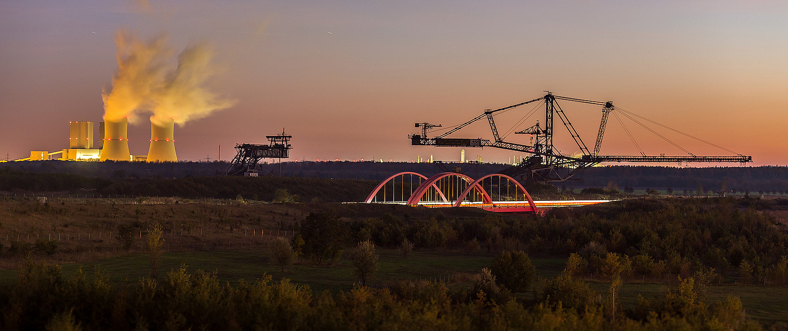 Tagebau Schleenhain mit Kraftwerk