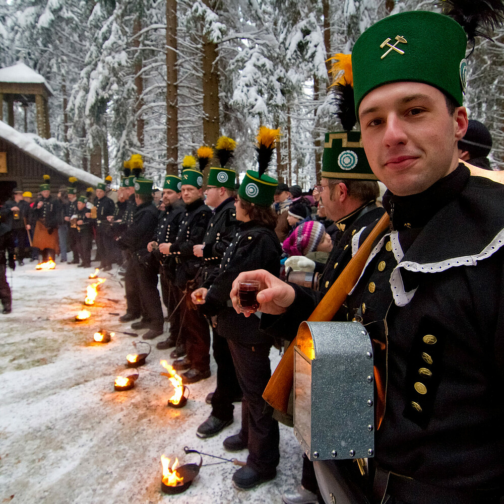 Mit Sachsenträume erleben Sie eine Weihnachtsfeier mit erzgebirgischen Traditionen