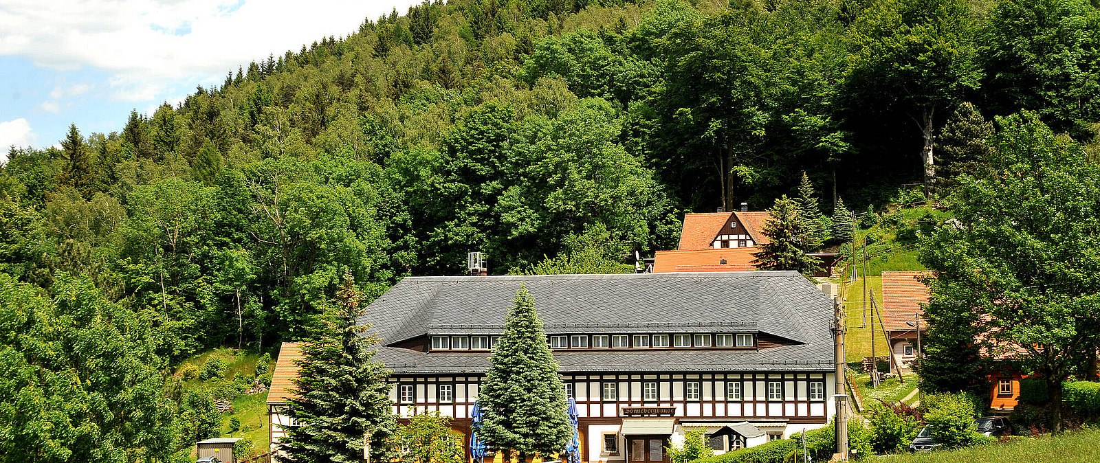 nach aktiven Tagen soll auch die Erholung nicht zu kurz kommen. Dafür sorgt die Sonnenbergbaude in Waltersdorf