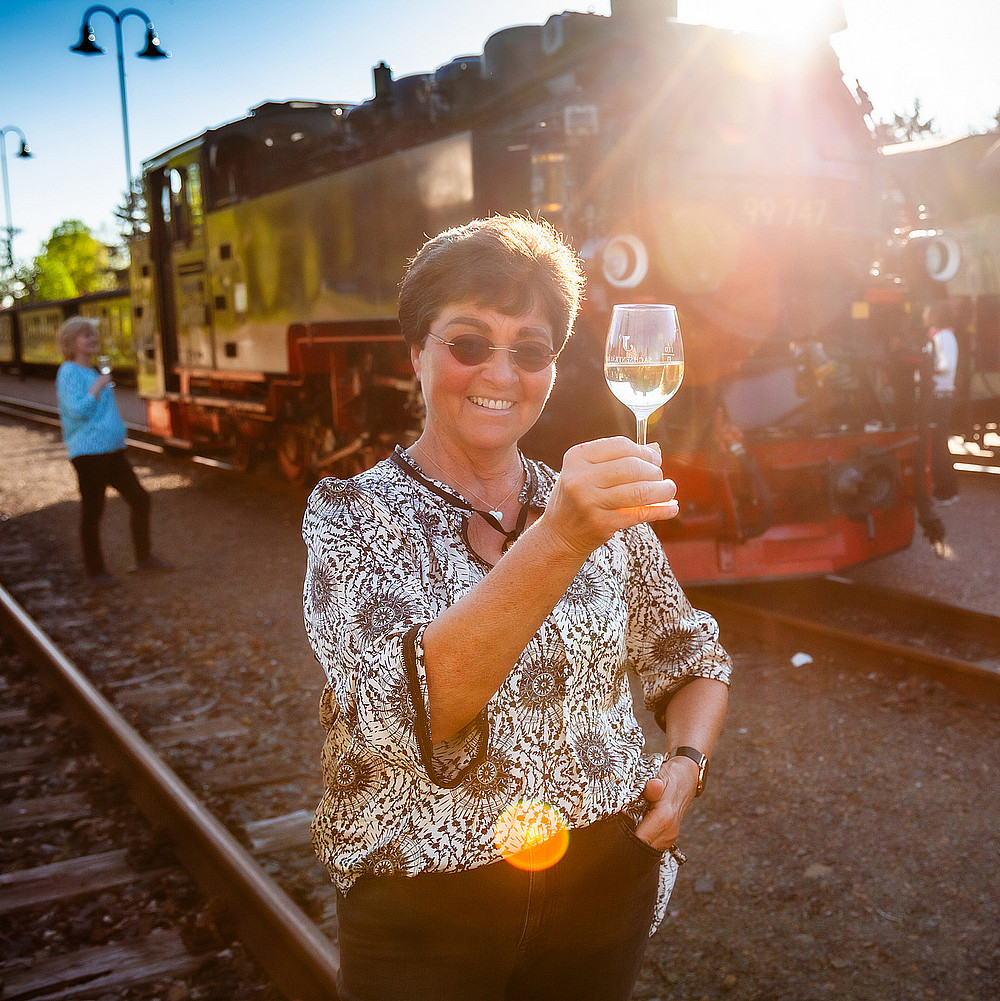 Während der fahrt im Lößnitzdackel verkosten wir drei sächsische Spitzenweine