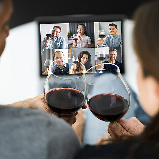 Digitale Wein- und Bierverkostungen von zu Hause auf der Couch