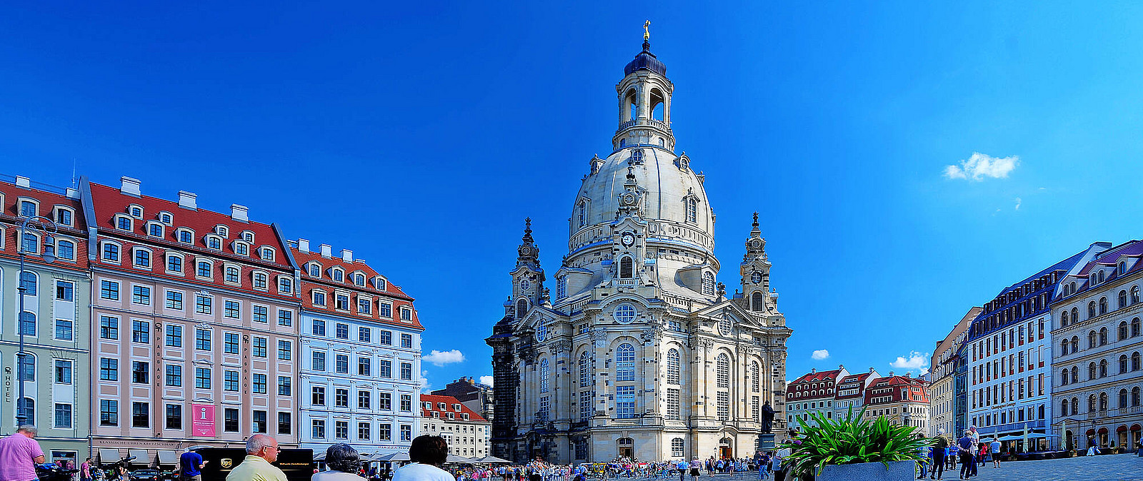 Dresden, Elbflorenz und Landeshauptstadt von Sachsen ist eine barocke Perle unter den sehenswerten Städten Europas. Die Frauenkirche ist dabei nur eines der bekannten Highlights, das Sie während Ihrer Kurzreise sehen werdnen.