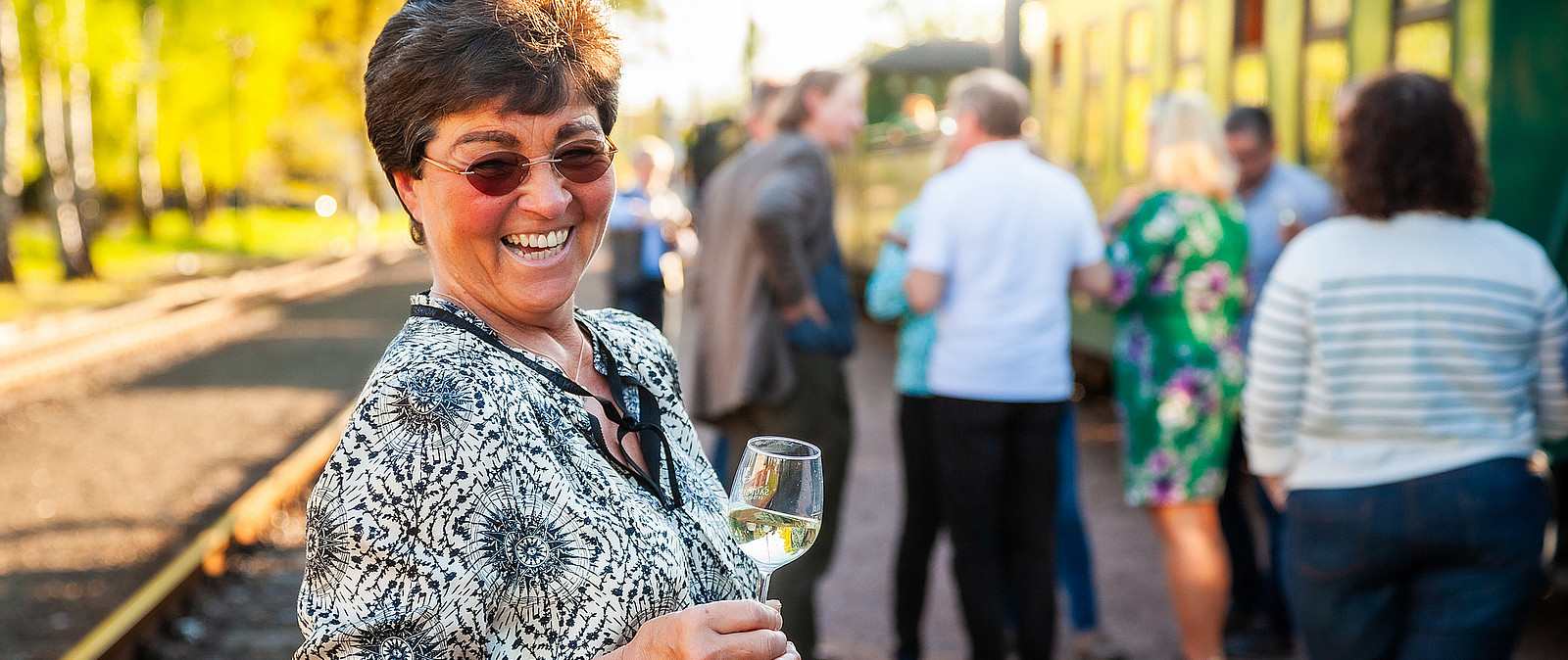 Durch den Lössnitzgrund mit der Bimmelbahn und Weinprobe