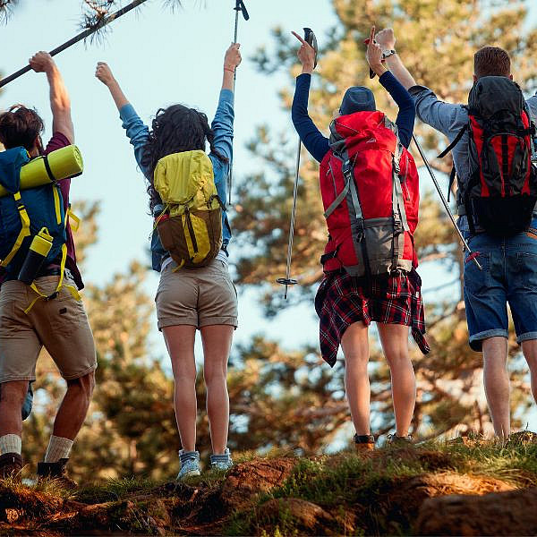 Schnappen Sie sich Ihren Rucksack und Ihre Wanderschuhe - heute erklimmen wir die Sächsische Schweiz, zusammen mit unserem Nationalparkführung und ordentlicher Verpflegung erleben Sie einen abenteurlichen Tag