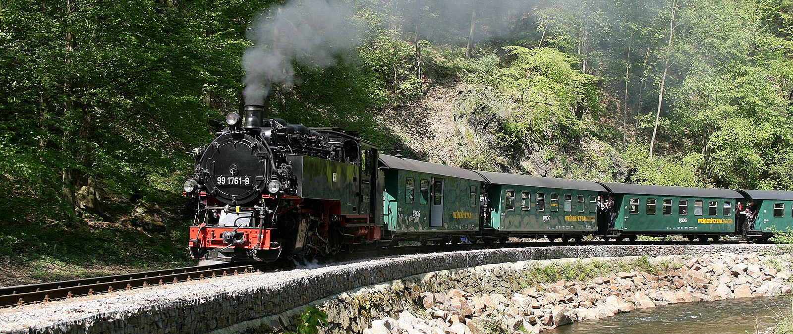 Schmalspurbahnen wurden fürher nicht nur zum Transport von Personen genutzt, hauptsächlich dienten Sie dem Warenaustausche zwischen Ballungsräumen