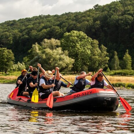 Bei diesem Teamausflug paddeln Sie die Elbe entlang und genießen am Dresdner Ufer ein gemeinsames Grillbuffet