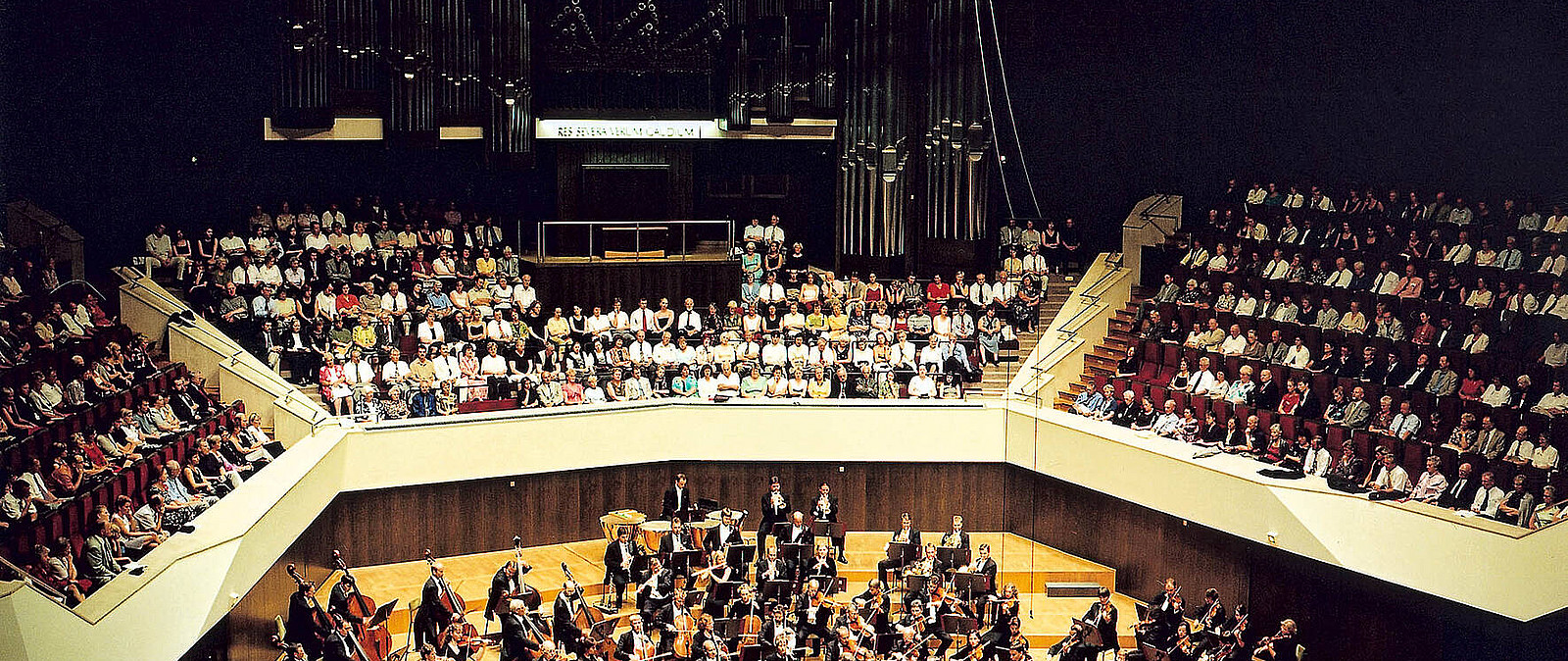 Am Neujahrstag entführen wir Sie zu beschwingten Melodien des Neujahrskonzertes im Gewandhaus Leipzig