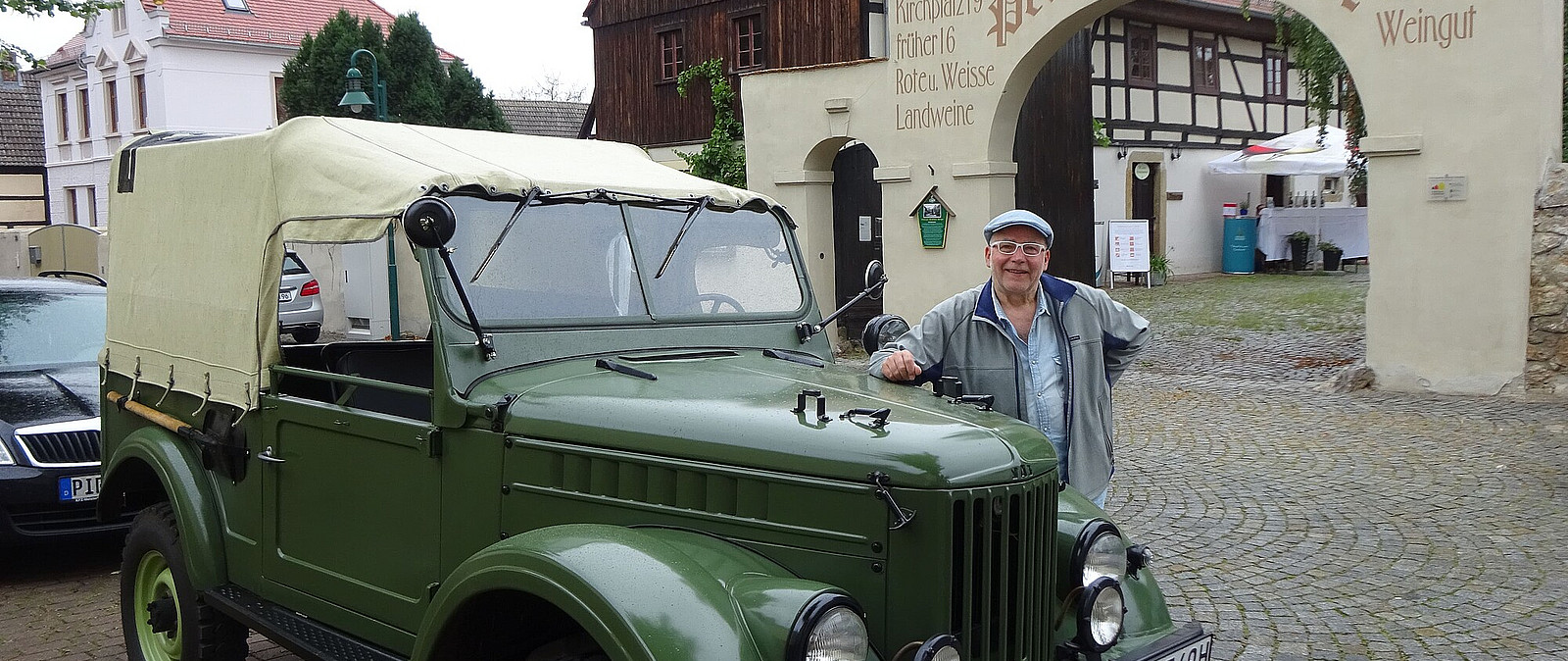 Mit einem russischen Jeep durch die Radebeuler Weinberge